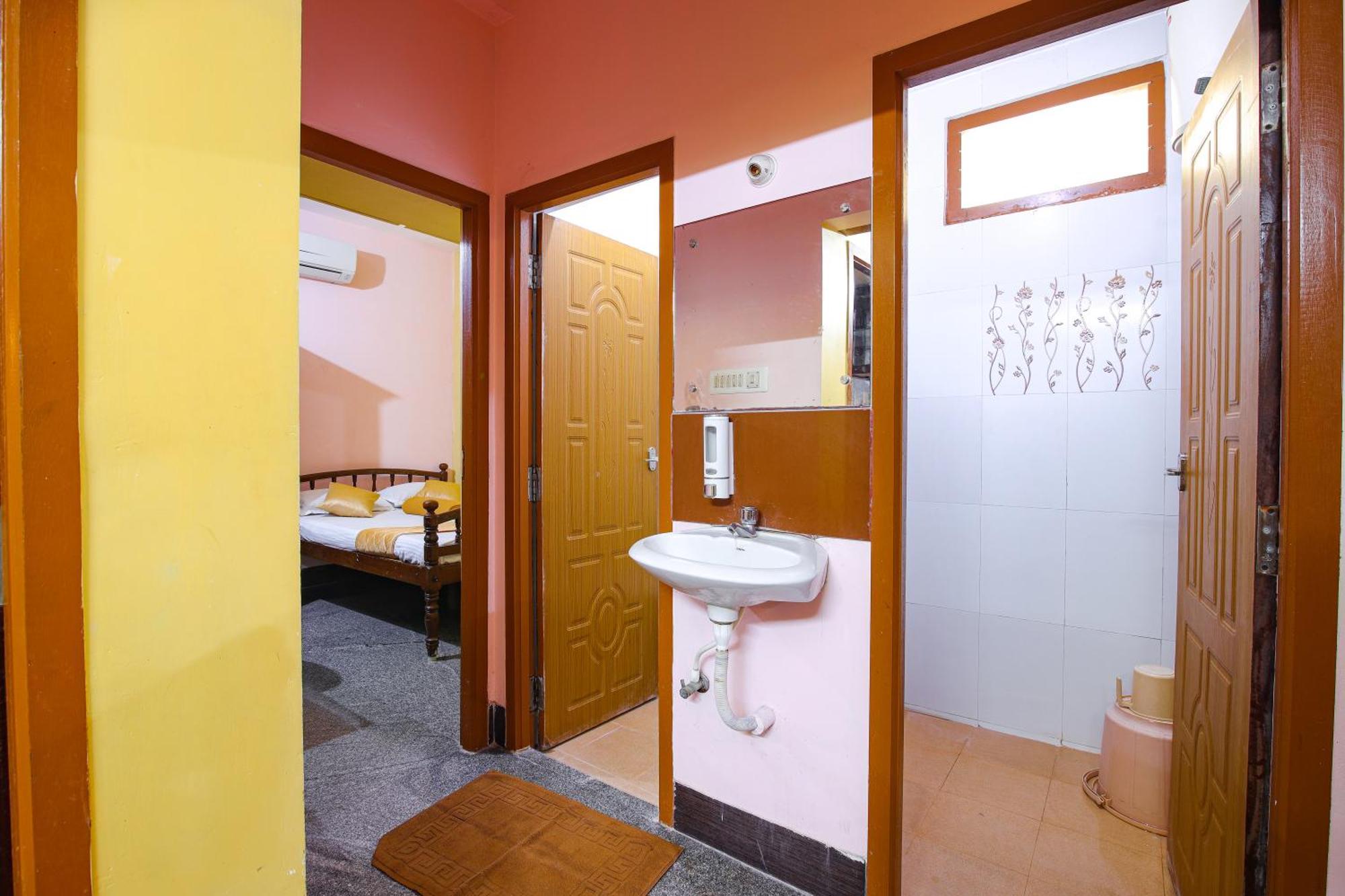 蓬蒂切里 Manora Residency酒店 外观 照片